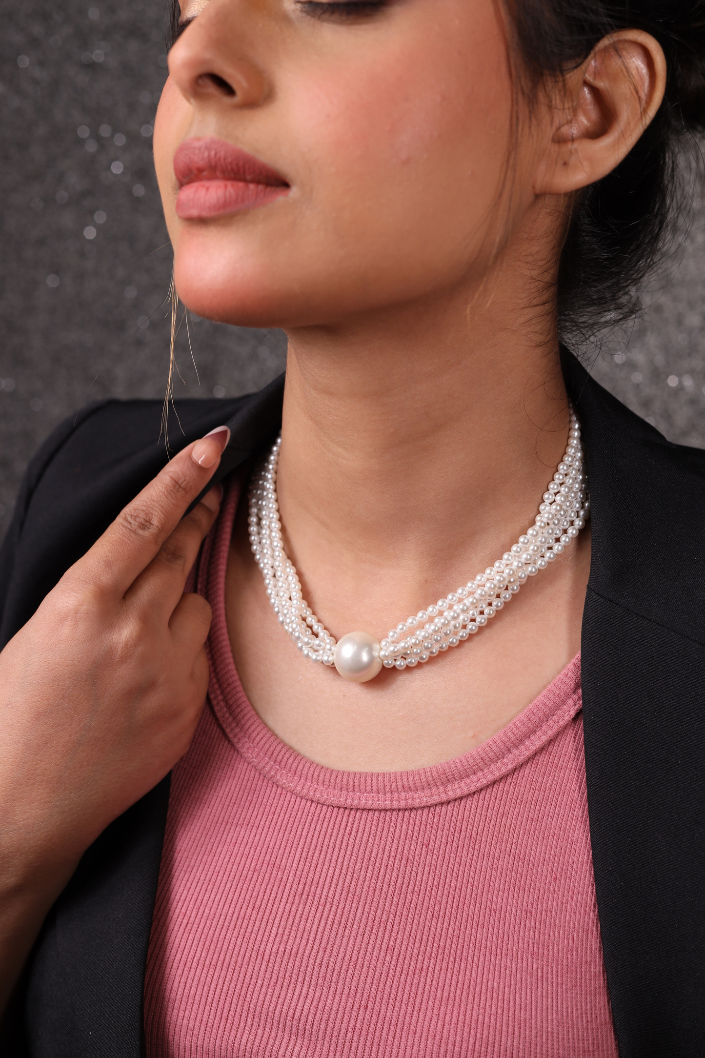 Elegant Pearl Contemporary Necklace