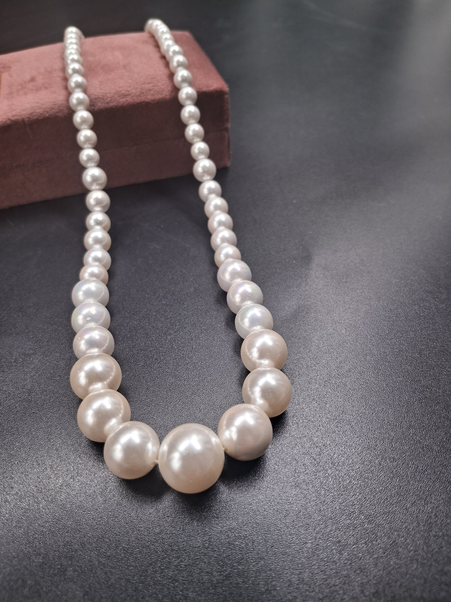 Elegant Shell Pearl Necklace