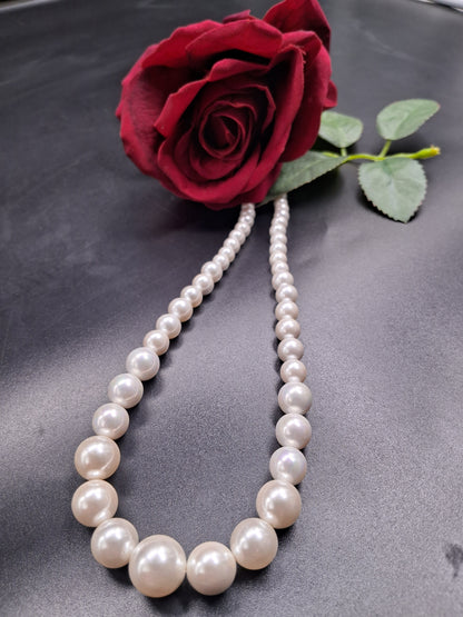 Elegant Shell Pearl Necklace