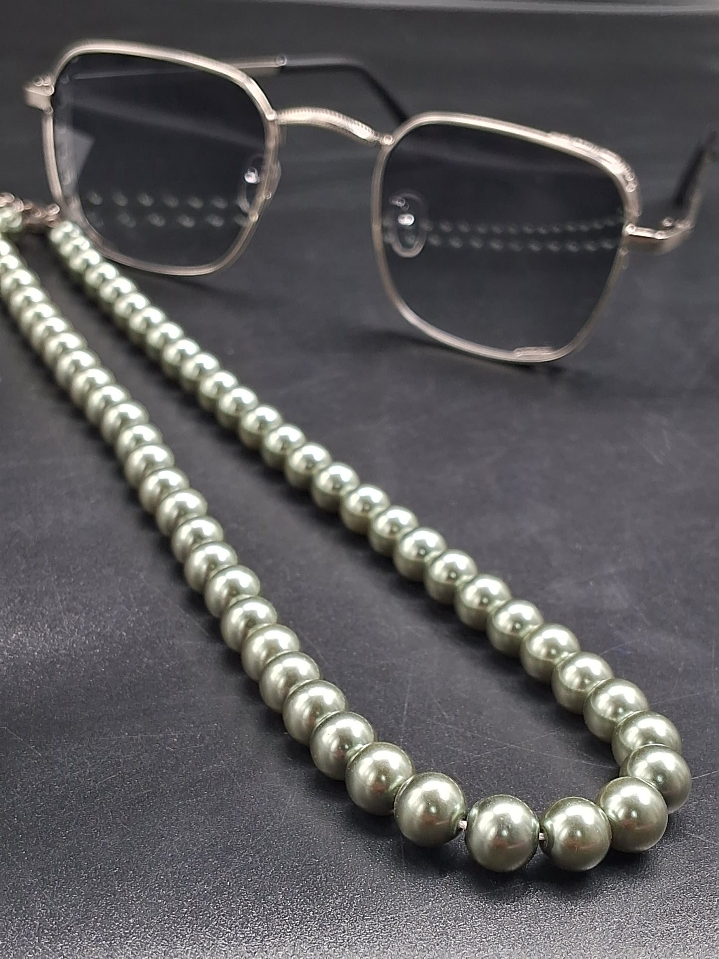 Minimalist Shell Pearls Necklace – 8mm Everyday Charm