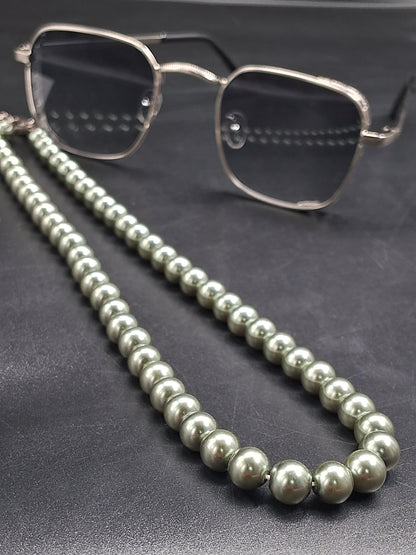 Minimalist Shell Pearls Necklace – 8mm Everyday Charm