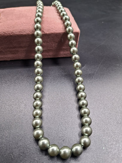 Minimalist Shell Pearls Necklace – 8mm Everyday Charm