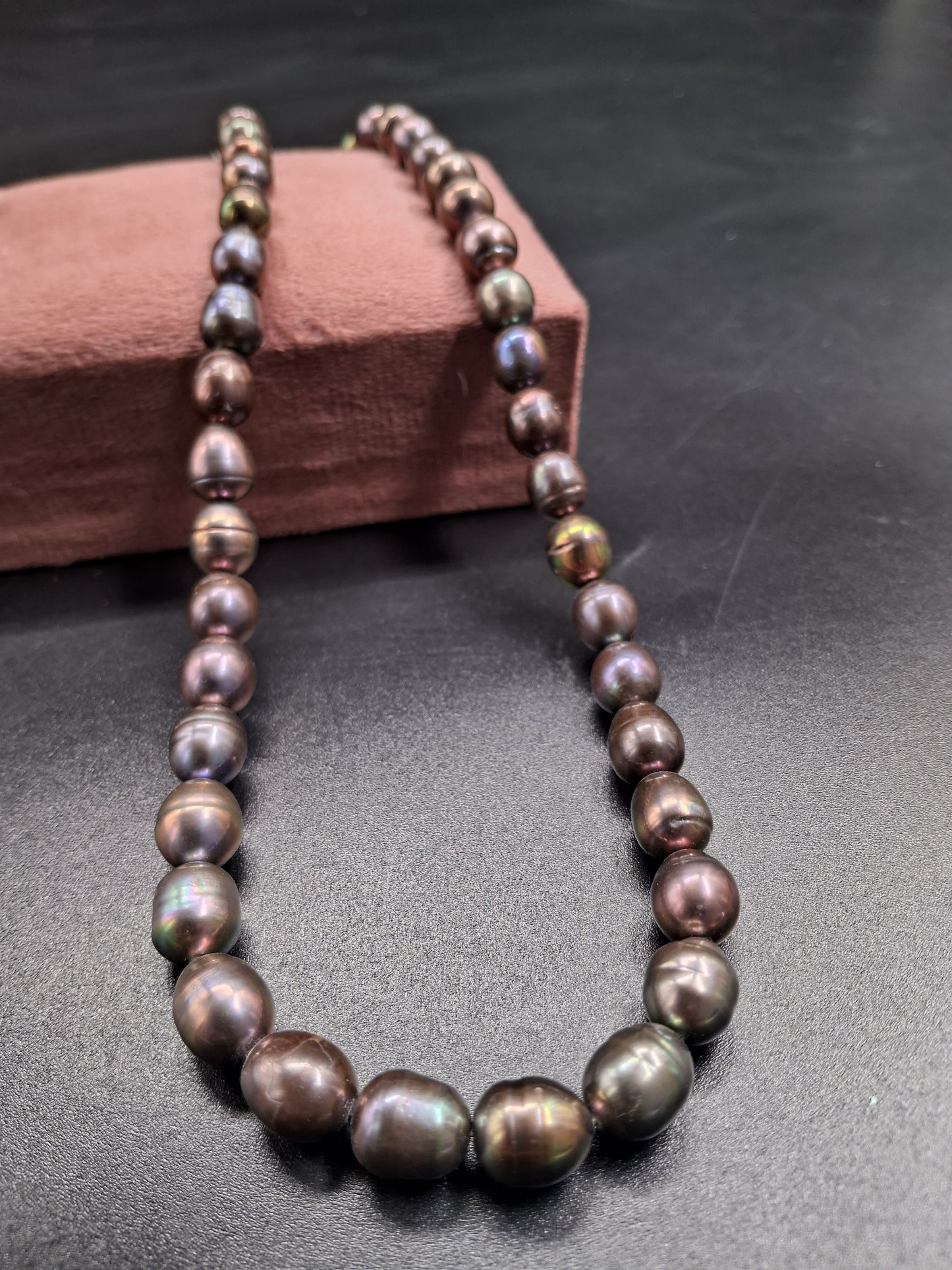 Real Pearl Necklace – Timeless Grace in a Modern Hue