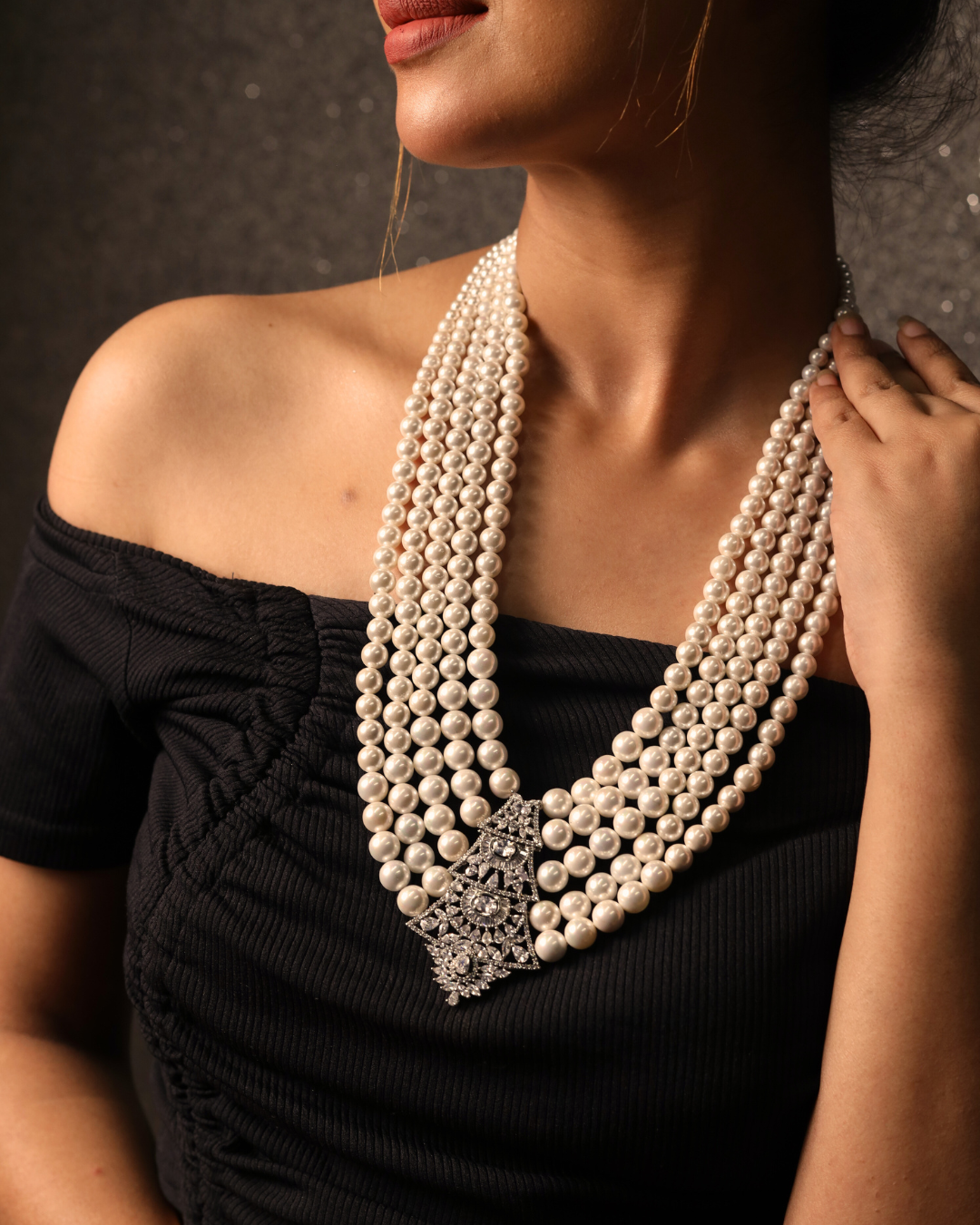 Stylish Layered Pearls with Pendent Necklace
