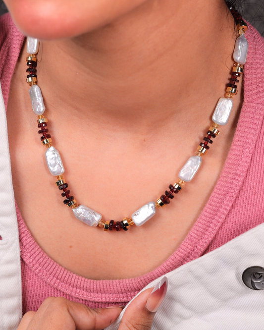 Boraq Pearl & Garnet Beads Necklace