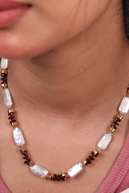Boraq Pearl & Garnet Beads Necklace