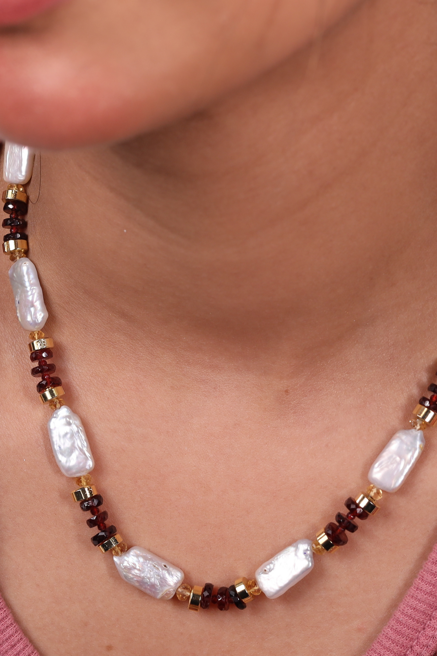 Boraq Pearl & Garnet Beads Necklace