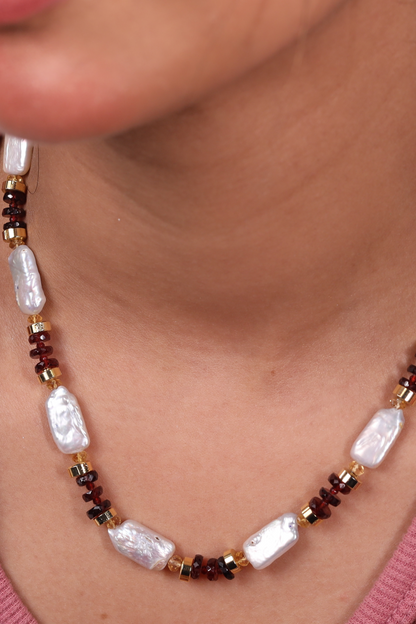 Boraq Pearl & Garnet Beads Necklace