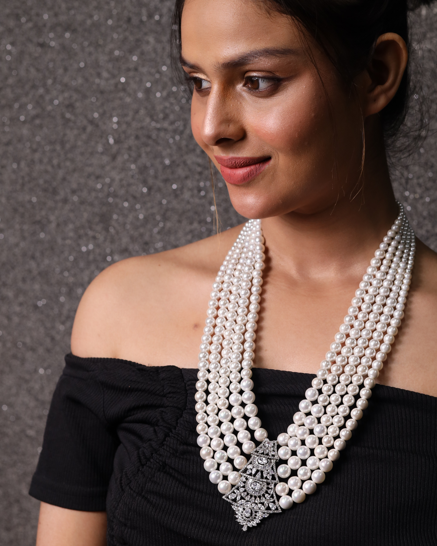 Stylish Layered Pearls with Pendent Necklace