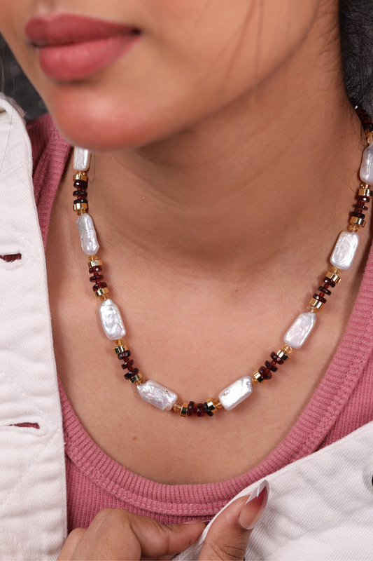 Boraq Pearl & Garnet Beads Necklace