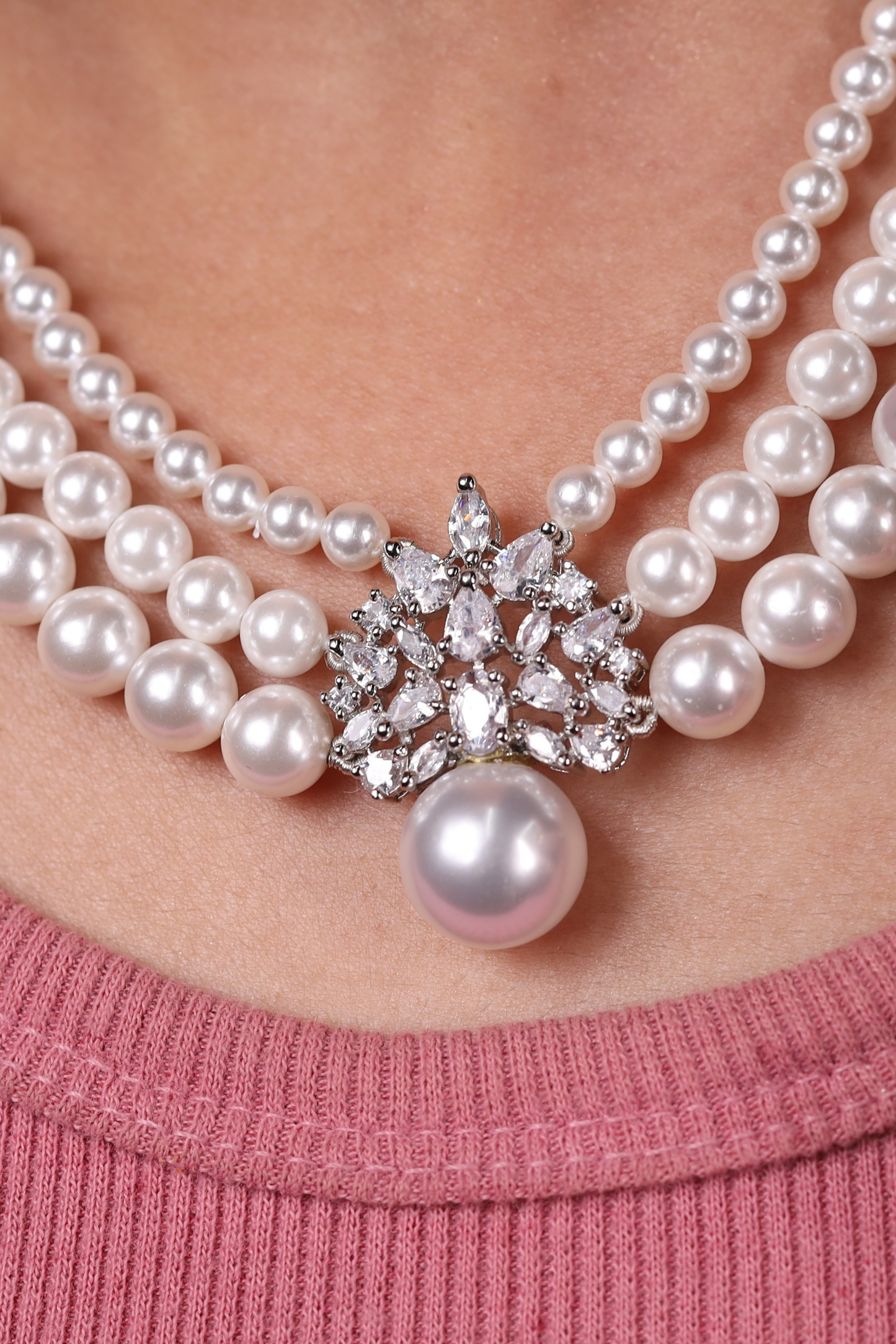 Shell Pearl Necklace with Pendant – 8mm, 6mm, & 5mm Beads