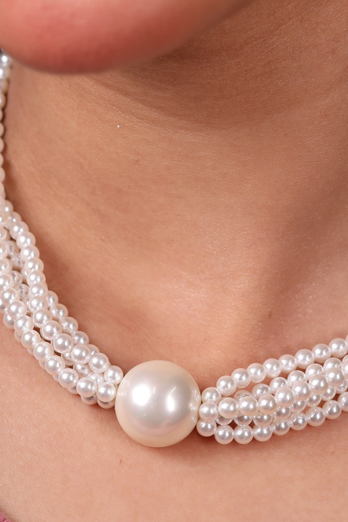Elegant Pearl Contemporary Necklace