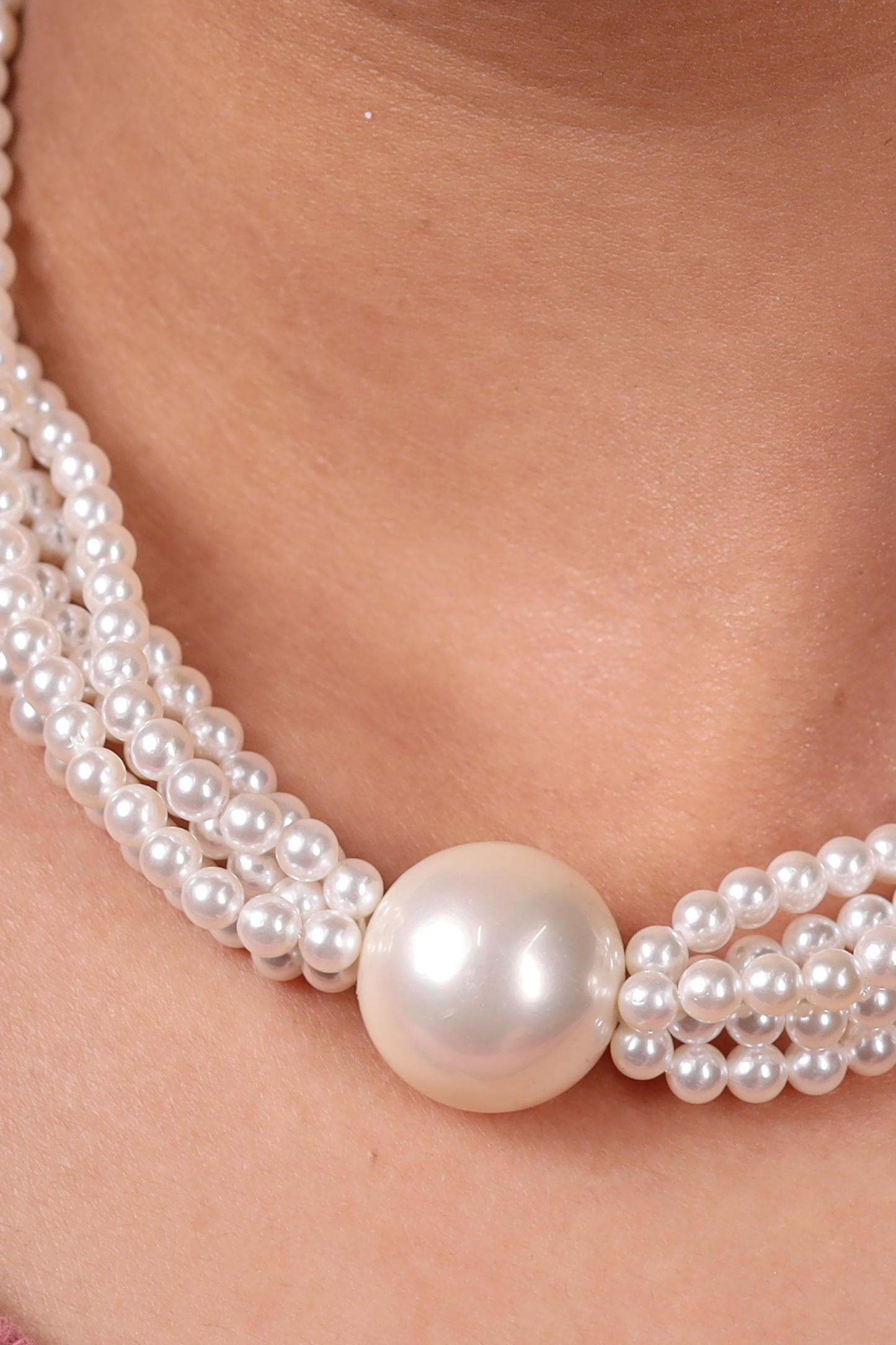 Elegant Pearl Contemporary Necklace