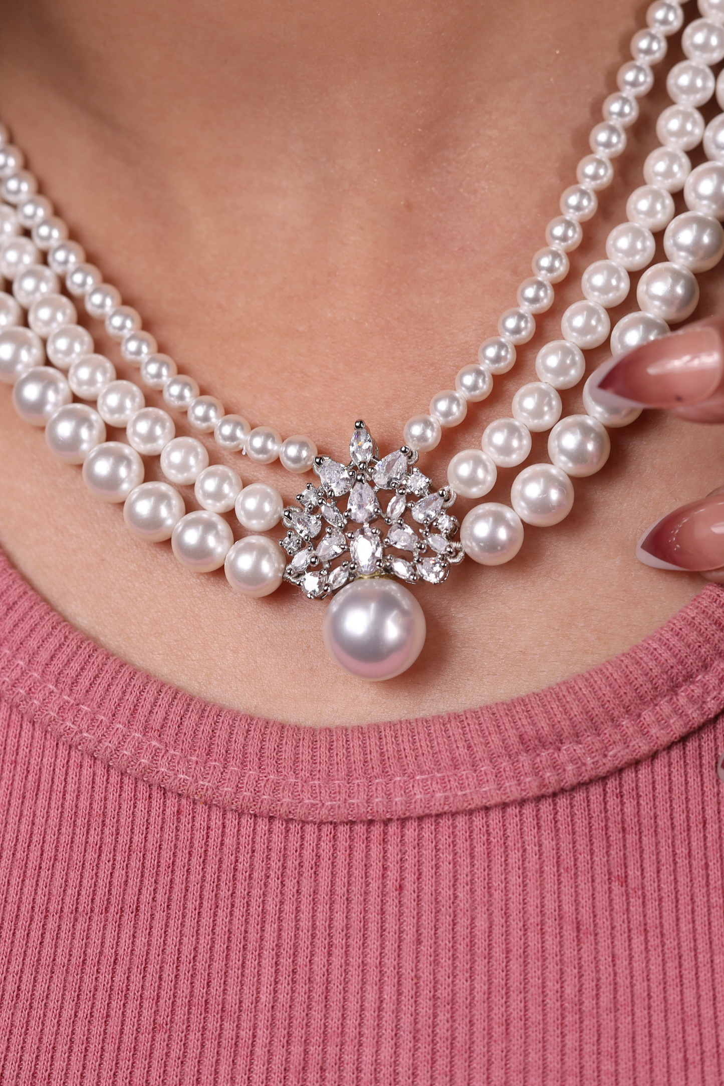 Shell Pearl Necklace with Pendant – 8mm, 6mm, & 5mm Beads