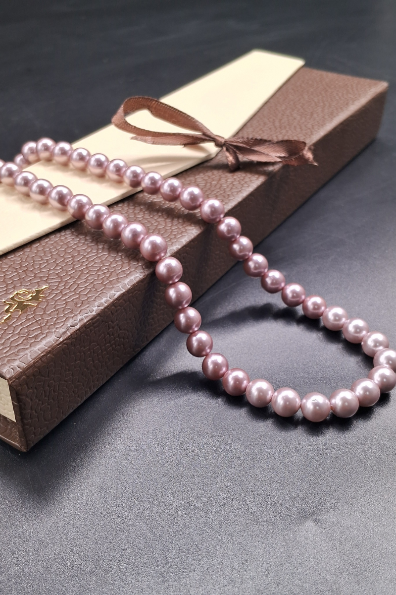 Elegant Shell Pearl  Necklace – 8mm Soft Shine Finish